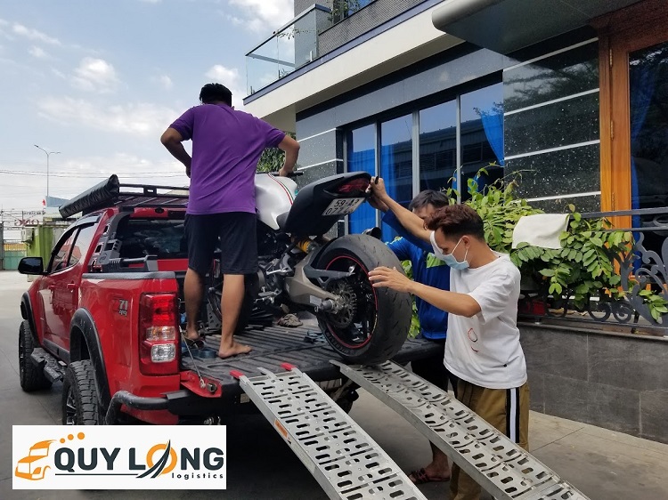 gui xe may di nghe an ducati